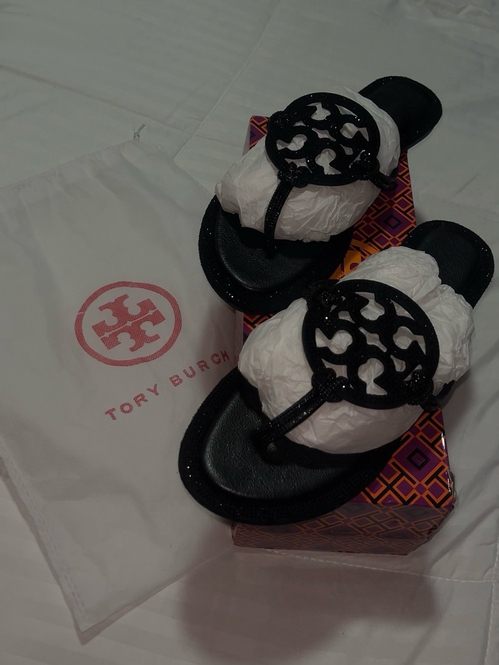 Sandal-like women's footwear